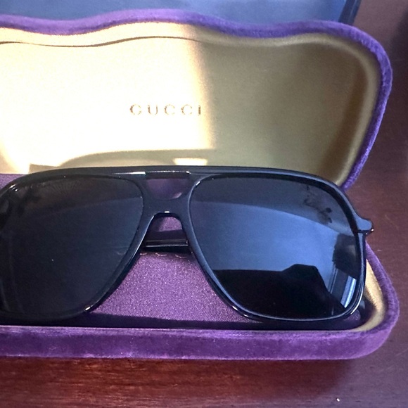 Gucci Black Aviator Sunglasses main image 0